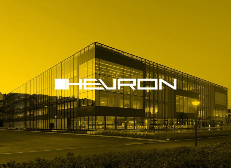 Plateformes mobiles et web site internet pour Hevron réalisés par Ivimédia